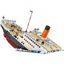 Load image into Gallery viewer, LOZ Sinking Titanic | 1060