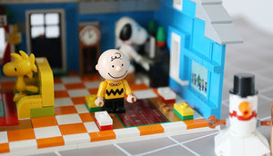Linoos Christmas House of Snoopy | 8057