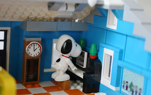 Linoos Christmas House of Snoopy | 8057