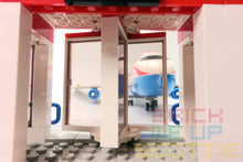 Load image into Gallery viewer, Oxford Block - Toys R Us Airport